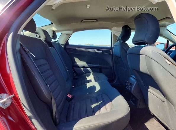 3FA6P0LU2KR204781 2019 FORD FUSION Red Widok tylnych siedzeń