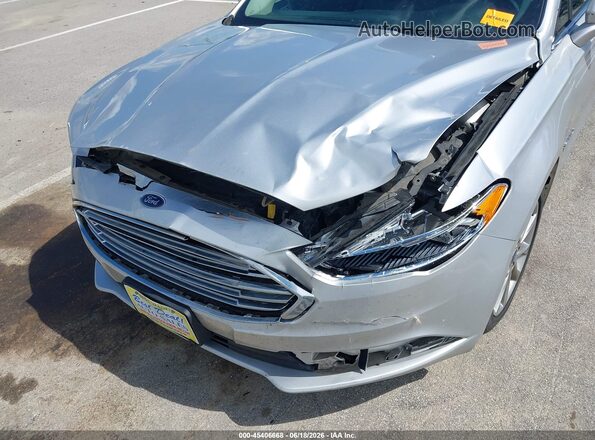 3FA6P0LU3HR249592 2017 FORD FUSION HYBRID Серебряный Вид спереди