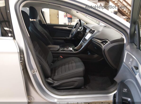 3FA6P0LU3LR233580 2020 FORD FUSION Silver Vista interior delantera
