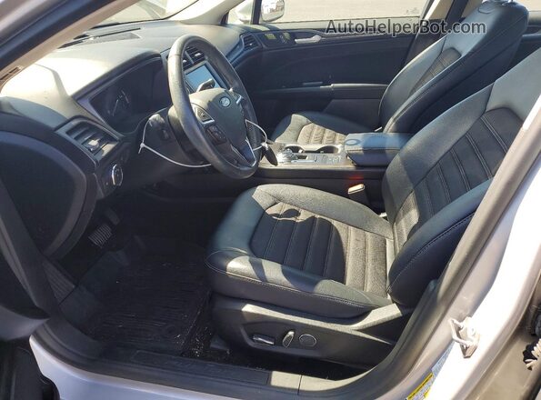3FA6P0LU4JR211889 2018 FORD FUSION Silver Vista interior delantera