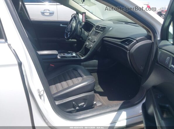 3FA6P0LU6JR132689 2018 FORD FUSION HYBRID White Вид салону спереду