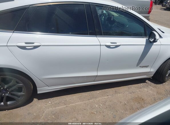 3FA6P0LU6JR132689 2018 FORD FUSION HYBRID White Вид задньої частини салону