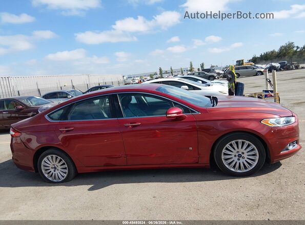 3FA6P0LU7GR315446 2016 FORD FUSION HYBRID Burgundy Widok wnętrza z tyłu