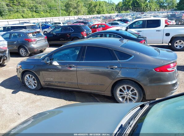 3FA6P0LU7KR253054 2019 FORD FUSION HYBRID Gray Սալոնի 360 աստիճան տեսք