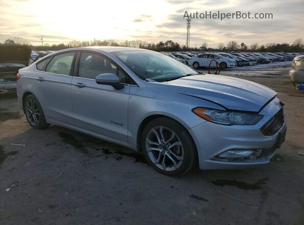 3FA6P0LU8HR285441 2017 FORD FUSION Silver Front right