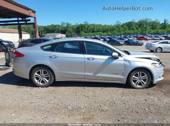 3FA6P0LU8JR243454 2018 FORD FUSION HYBRID Gray Rear interior view