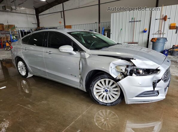 3FA6P0LUXGR406114 2016 FORD FUSION Серебряный Передняя правая четверть