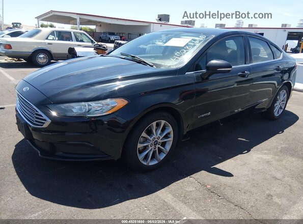 3FA6P0LUXHR263358 2017 FORD FUSION HYBRID Черный Передняя левая четверть
