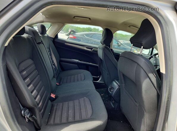 3FA6P0LUXHR355148 2017 FORD FUSION Silver Vista de los asientos traseros