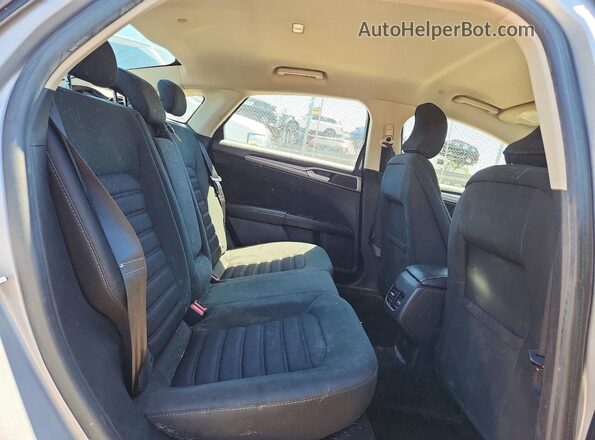 3FA6P0LUXJR116091 2018 FORD FUSION Silver Widok tylnych siedzeń