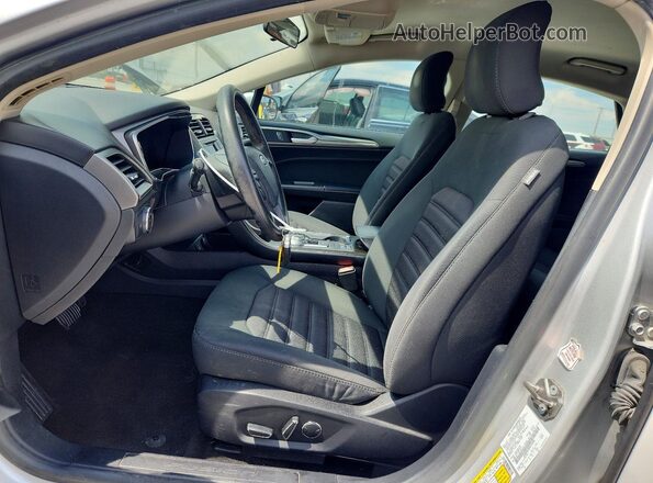 3FA6P0LUXJR152606 2018 FORD FUSION Silver Widok wnętrza z przodu