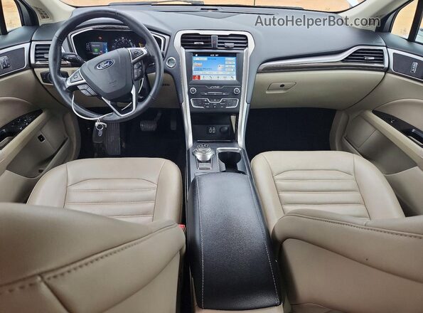 3FA6P0MUXKR154341 2019 FORD FUSION White Widok deski rozdzielczej