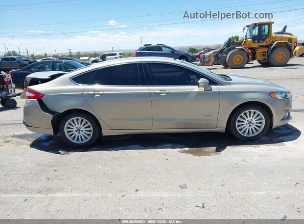 3FA6P0PU3GR160629 2016 FORD FUSION ENERGI Champagne Vista interior trasera