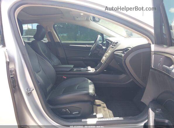 3FA6P0RU0JR241978 2018 FORD FUSION HYBRID Silver Вид салону спереду
