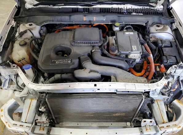 3FA6P0SU2KR157821 2019 FORD FUSION White Widok wnętrza z tyłu