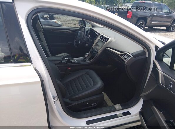 3FA6P0T93GR256875 2016 FORD FUSION White Front interior view