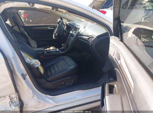 3FA6P0T97HR266360 2017 FORD FUSION White Front interior view