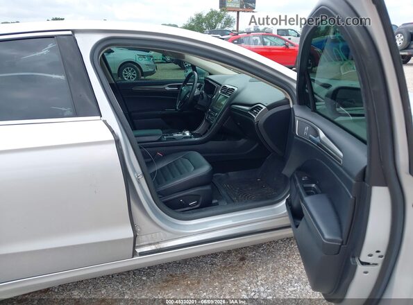 3FA6P0T99HR405243 2017 FORD FUSION Silver Вид салону спереду