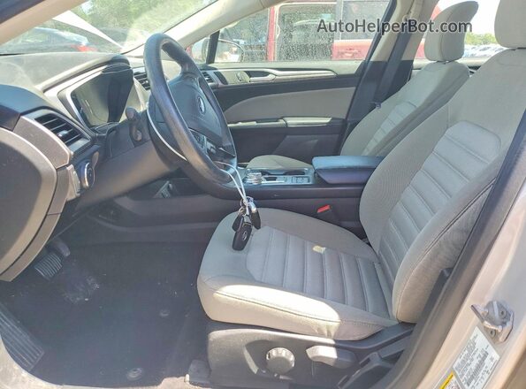 3FA6P0UU2HR250683 2017 FORD FUSION Silver Սալոնի դիմացի տեսք