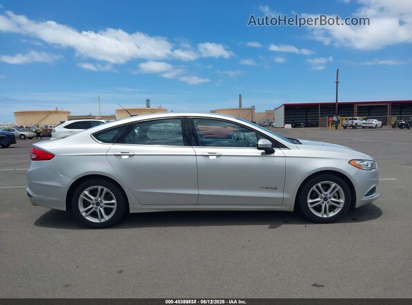 3FA6P0UU2JR123020 2018 FORD FUSION HYBRID Серебряный 