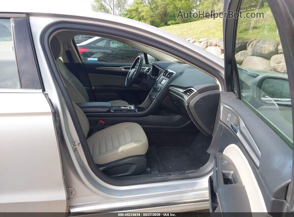 3FA6P0UU3JR101169 2018 FORD FUSION HYBRID Серебряный Вид салона спереди
