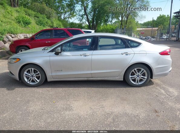 3FA6P0UU3JR101169 2018 FORD FUSION HYBRID Серебряный 