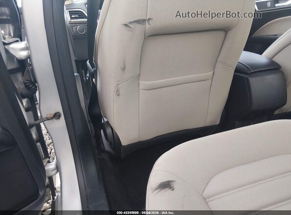 3FA6P0UU4JR243563 2018 FORD FUSION HYBRID Серебряный Вид спереди