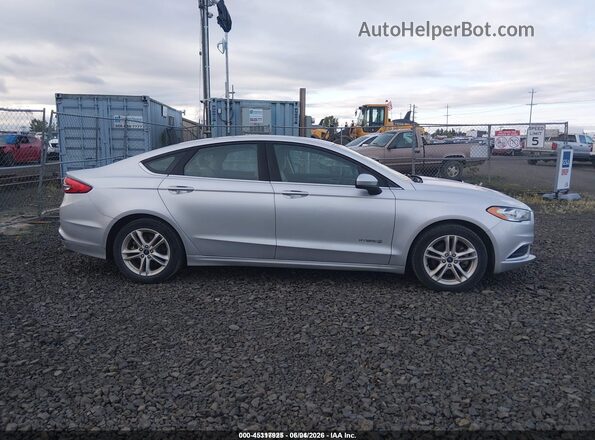 3FA6P0UU4JR243563 2018 FORD FUSION HYBRID Серебряный 