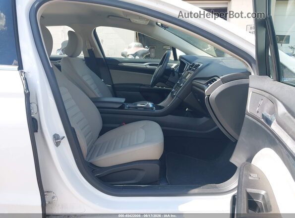 3FA6P0UU5JR281982 2018 FORD FUSION HYBRID Белый Вид салона спереди