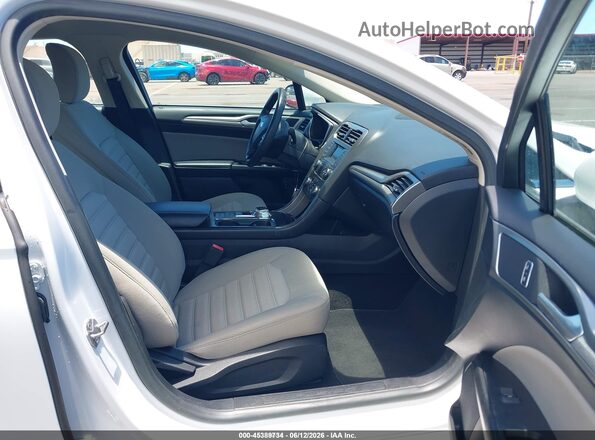 3FA6P0UU8JR243680 2018 FORD FUSION HYBRID Белый Вид салона спереди