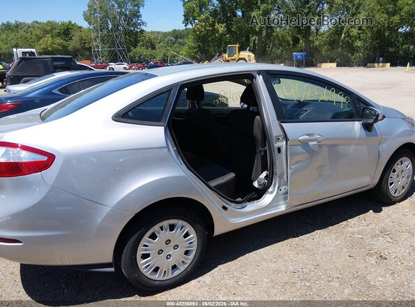 3FADP4AJ0KM110516 2019 FORD FIESTA Silver Widok z przodu