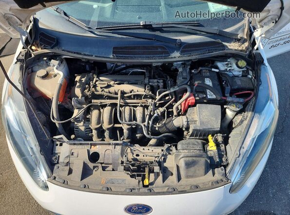 3FADP4AJ2KM113837 2019 FORD FIESTA White Вид задньої частини салону