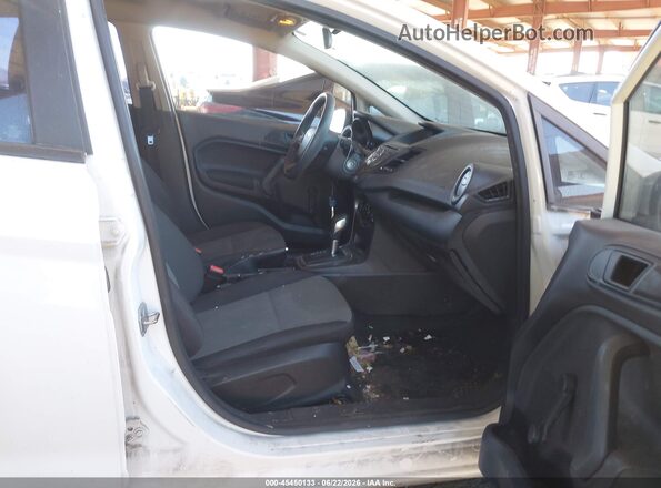3FADP4AJ7GM162636 2016 FORD FIESTA White Front interior view