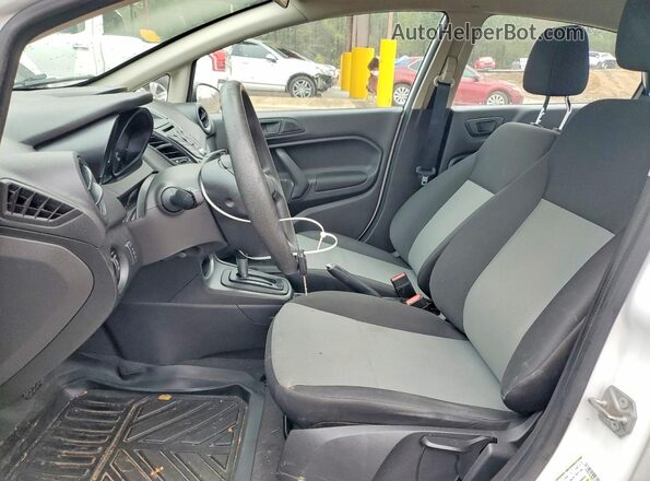 3FADP4AJ9KM154157 2019 FORD FIESTA Белый Вид салона спереди