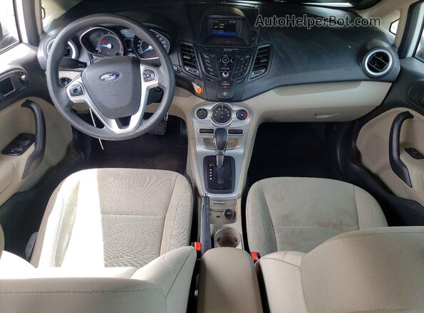 3FADP4BJ0JM116491 2018 FORD FIESTA White Dashboard view