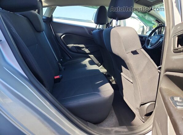 3FADP4BJ1JM133767 2018 FORD FIESTA Silver Հետևի նստատեղերի տեսք