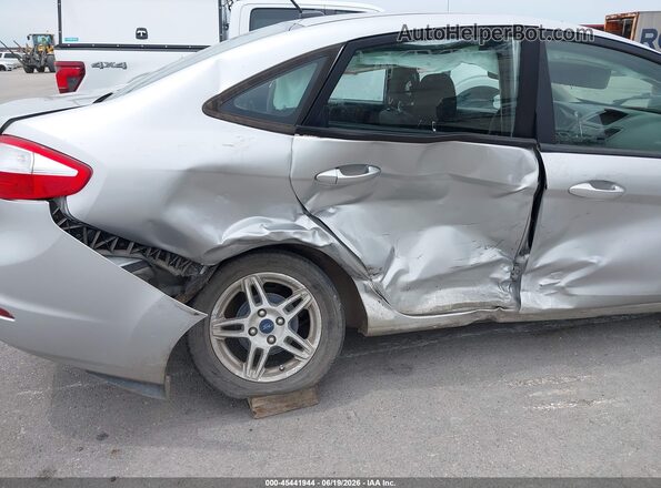 3FADP4BJ1KM119806 2019 FORD FIESTA Silver Front view