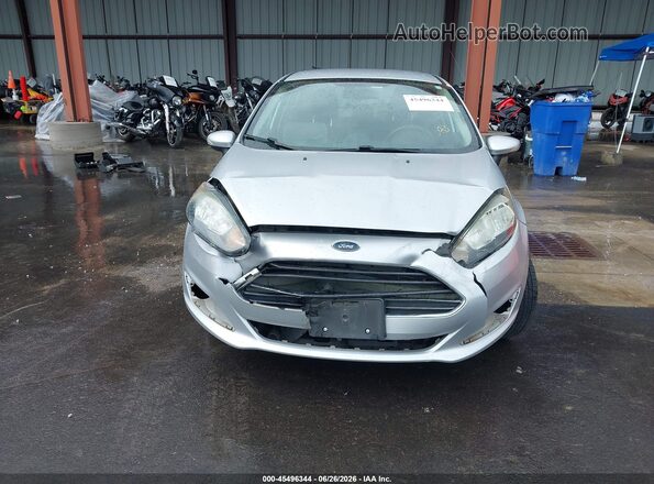 3FADP4BJ2GM183456 2016 FORD FIESTA Silver Widok z przodu