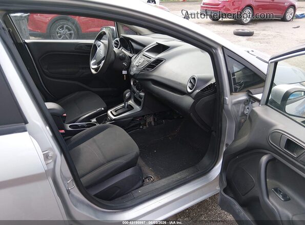 3FADP4BJ2HM169252 2017 FORD FIESTA Silver Widok wnętrza z przodu