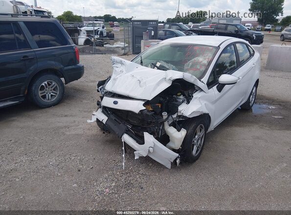 3FADP4BJ2KM161837 2019 FORD FIESTA Белый Передняя левая четверть