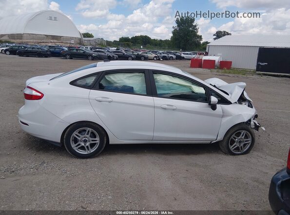 3FADP4BJ2KM161837 2019 FORD FIESTA Белый Вид щитка приборов