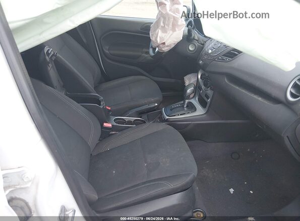 3FADP4BJ2KM161837 2019 FORD FIESTA Белый Вид салона спереди
