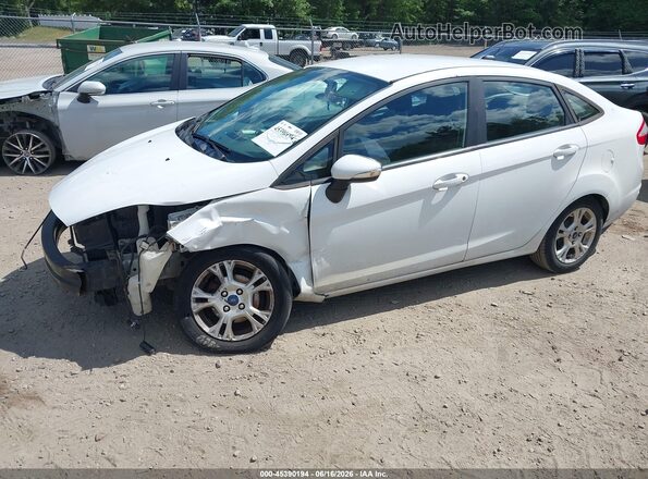 3FADP4BJ3GM105834 2016 FORD FIESTA White Vista tres cuartos delantera izquierda