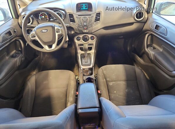 3FADP4BJ3HM163282 2017 FORD FIESTA White Widok deski rozdzielczej