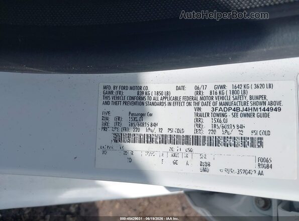 3FADP4BJ4HM144949 2017 FORD FIESTA White Vista del compartimento del motor