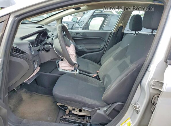 3FADP4BJ4JM126831 2018 FORD FIESTA Silver წინა სალონის ხედი