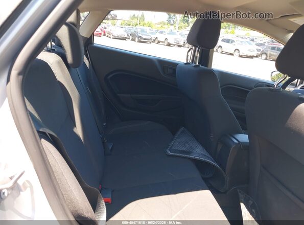 3FADP4BJ4JM133374 2018 FORD FIESTA Silver Widok naklejki z numerem VIN