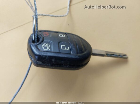 3FADP4BJ4KM123249 2019 FORD FIESTA Красный Вид панели приборов