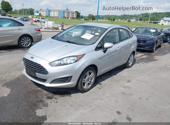 3FADP4BJ5HM159458 2017 FORD FIESTA Silver წინა მარცხენა ხედი სამი მეოთხედიდან