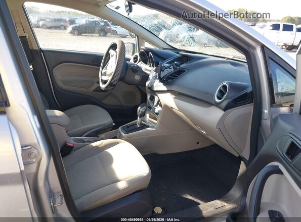 3FADP4BJ5JM114333 2018 FORD FIESTA Silver Вид салону спереду